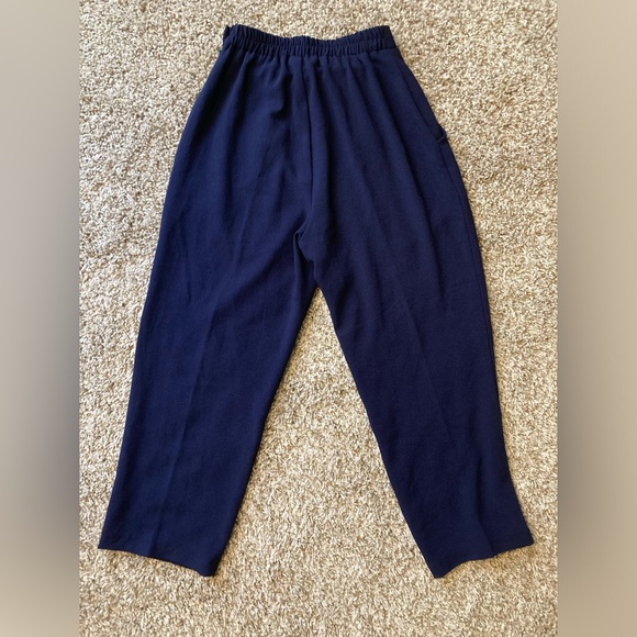 Pleated cropped pants - Picture 3 of 4